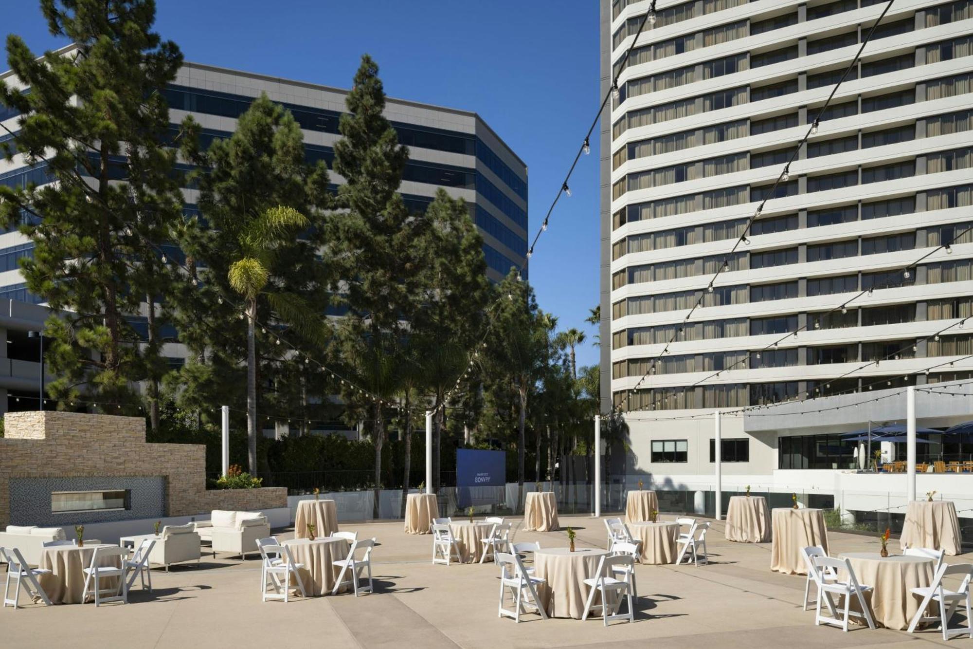 Irvine Marriott Hotell Exteriör bild