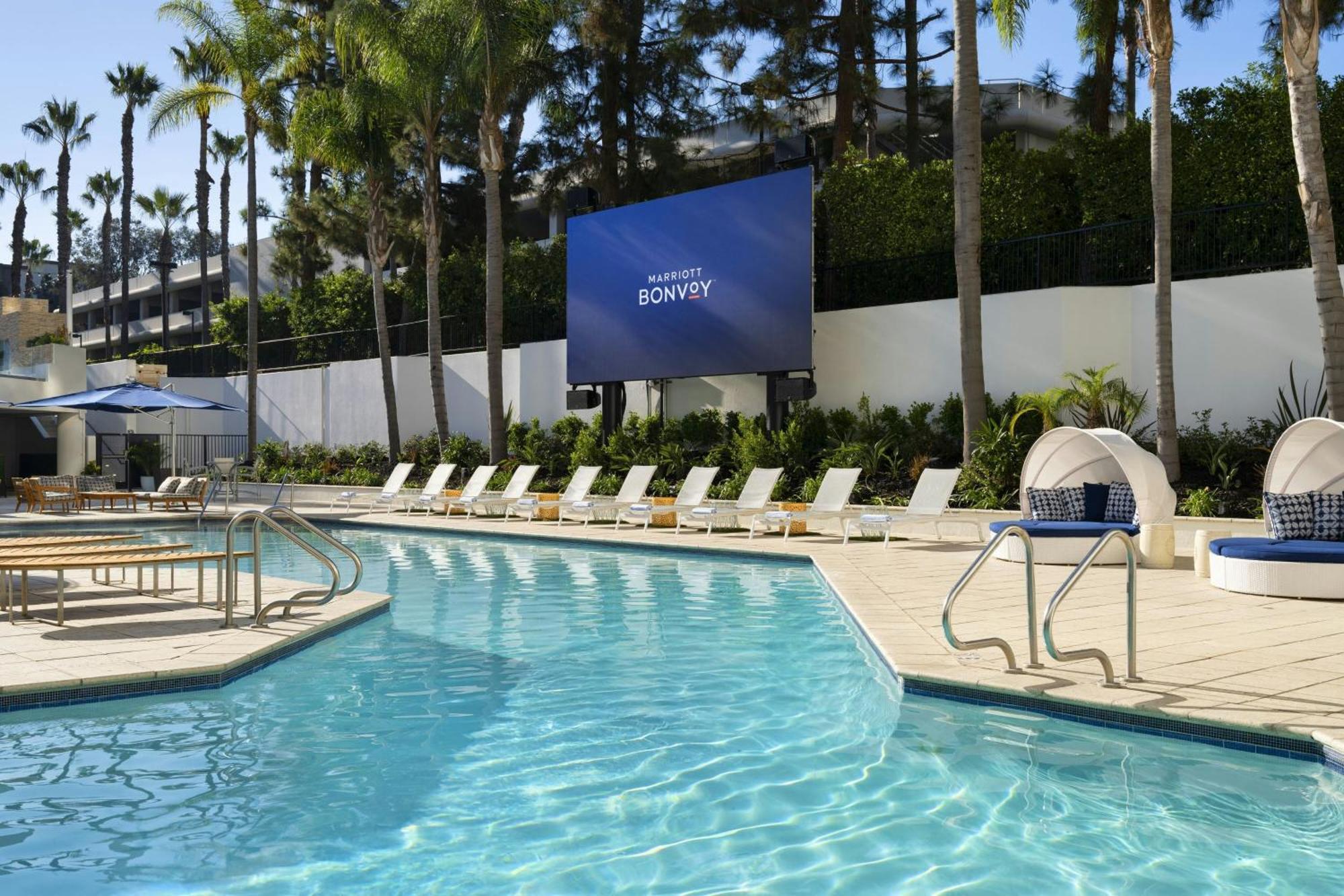 Irvine Marriott Hotell Exteriör bild