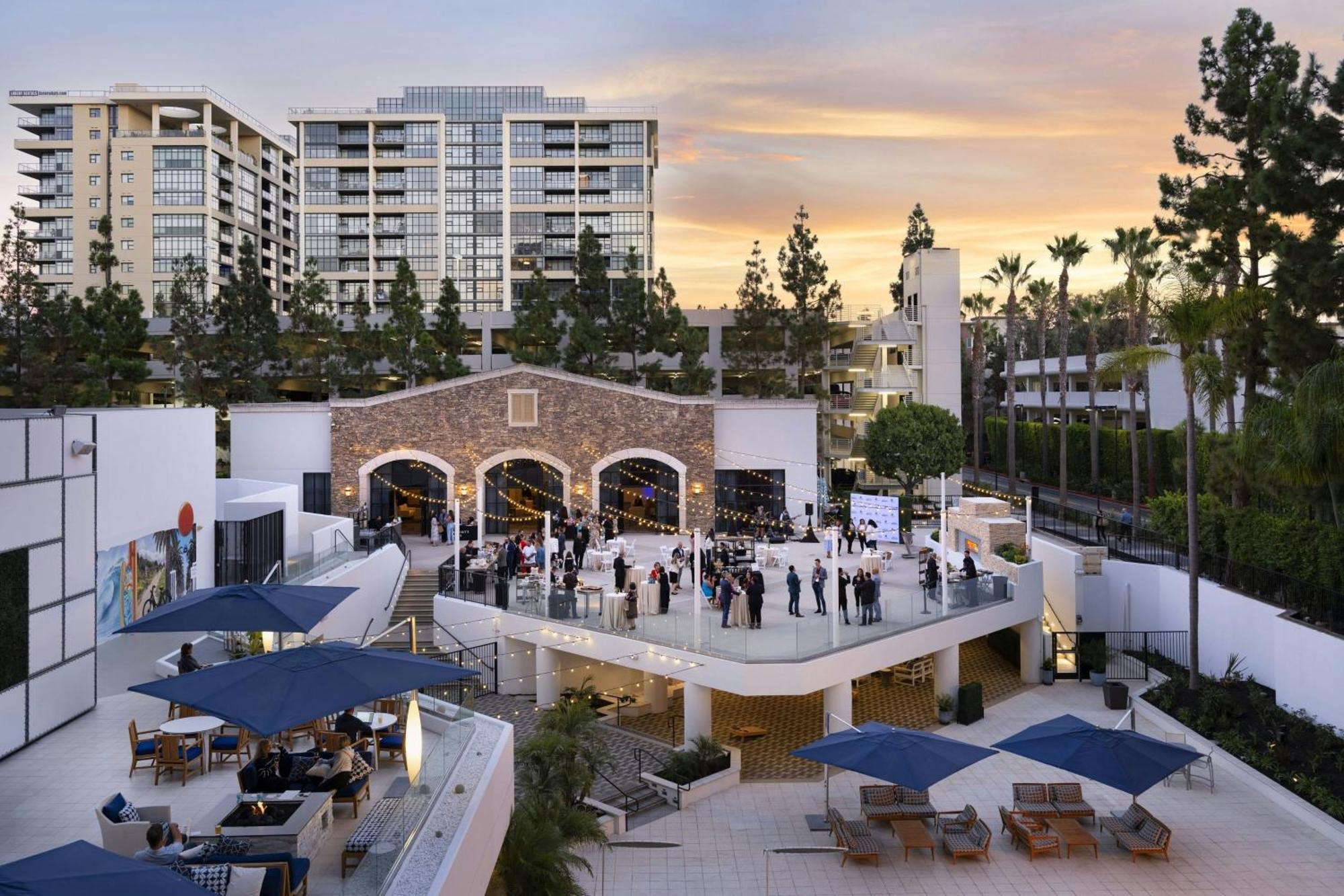 Irvine Marriott Hotell Exteriör bild